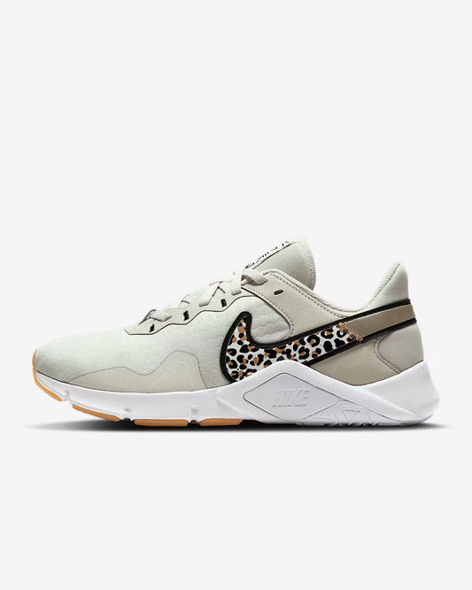 Womens Nike Legend Essential 2 PRM Size 8